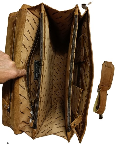 Große Aktentasche HEDIN aus Weideland-Leder - mit leichten Gebrauchspuren Große Aktentasche HEDIN aus Weideland-Leder - mit leichten Gebrauchspuren